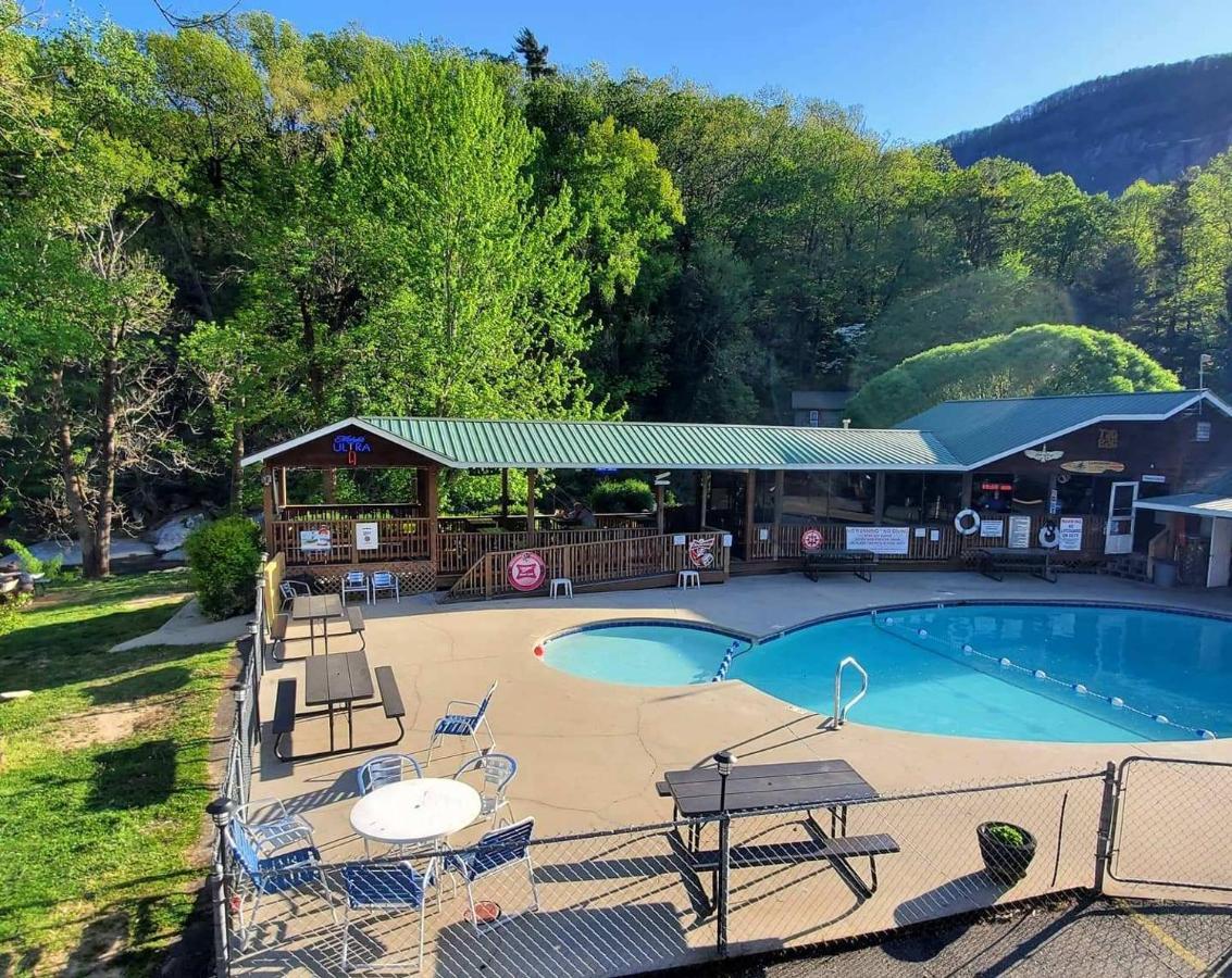 Geneva Hotel & Tiki Bar Chimney Rock Εξωτερικό φωτογραφία