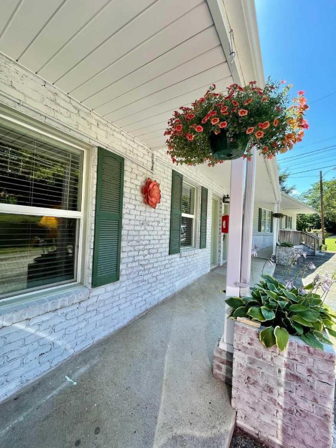 Geneva Hotel & Tiki Bar Chimney Rock Εξωτερικό φωτογραφία