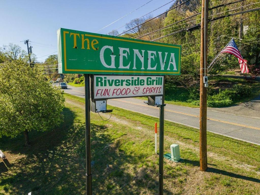 Geneva Hotel & Tiki Bar Chimney Rock Εξωτερικό φωτογραφία